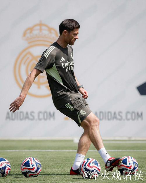 阿隆索:球员们支持我 目前专注于欧冠 阿隆索:球员们支持我 目前专注于欧冠